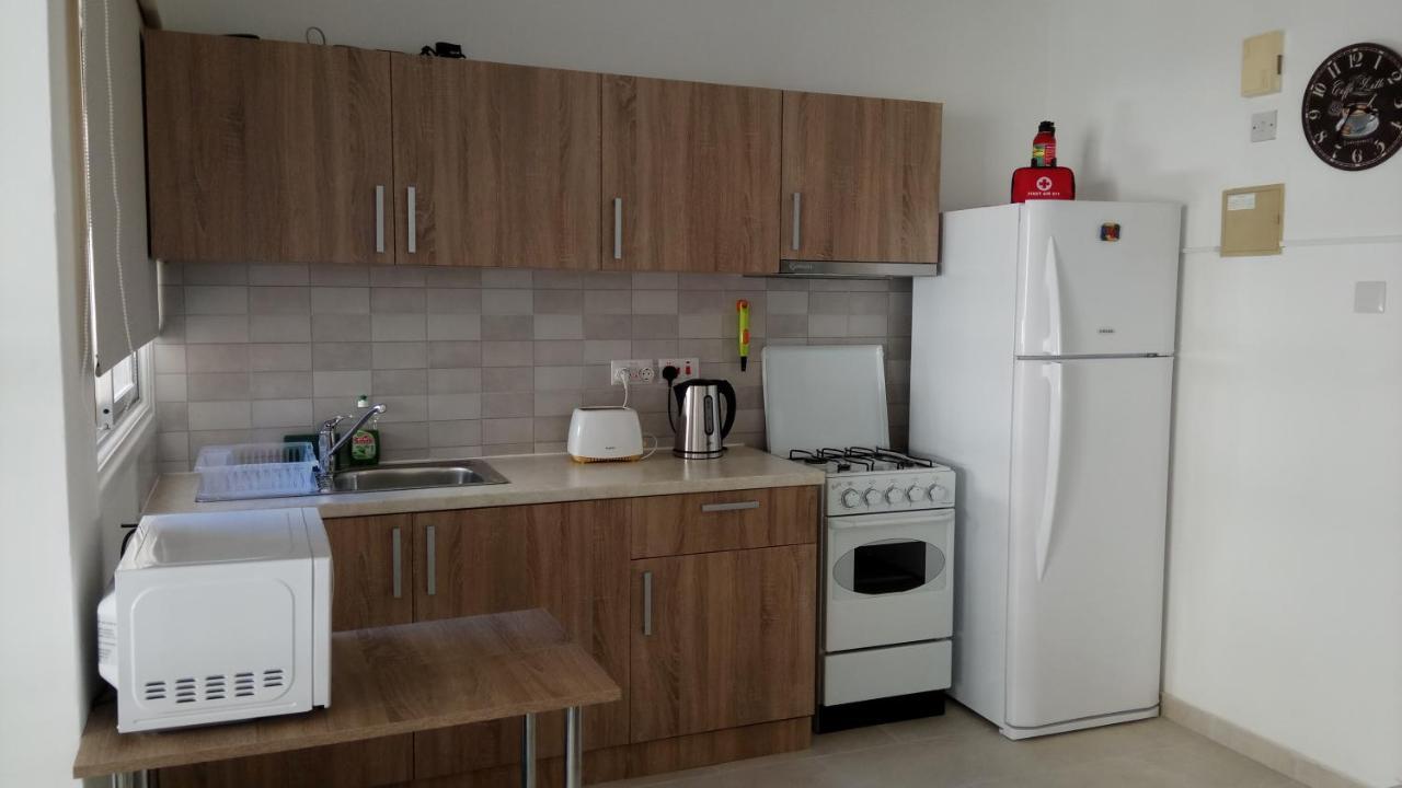 Lca4 Flat For You Apartment Larnaca Bagian luar foto