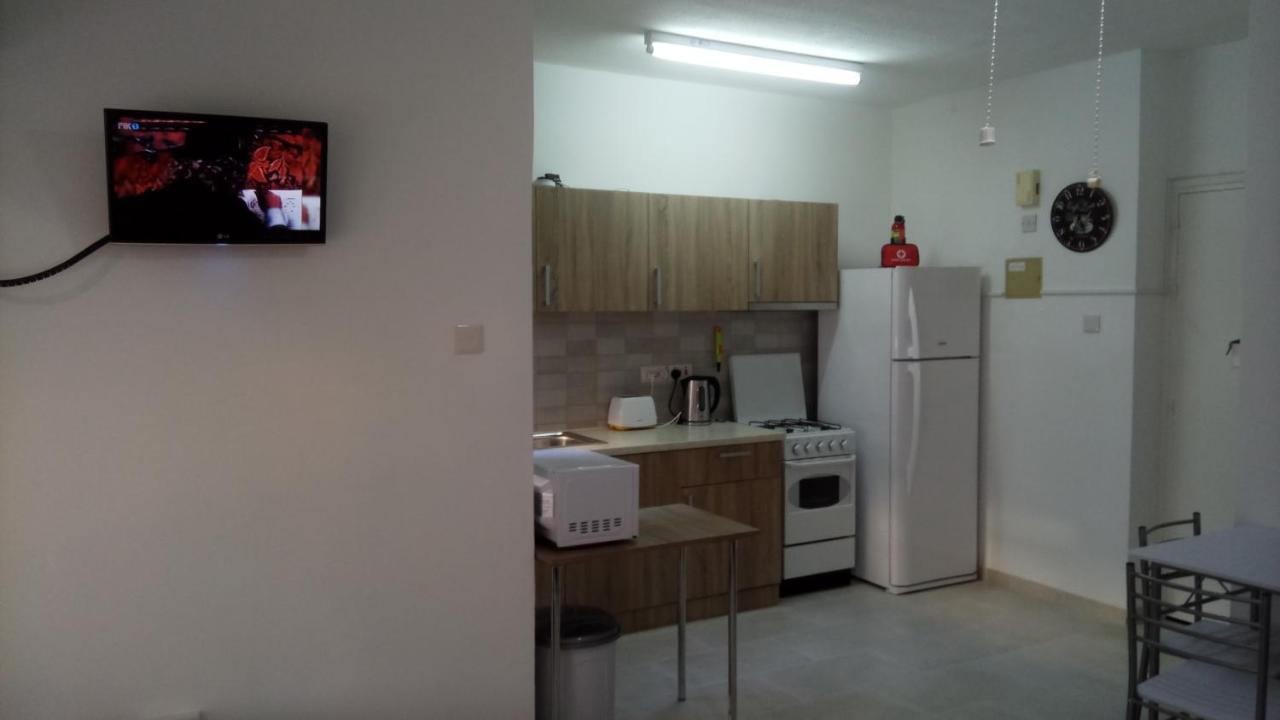 Lca4 Flat For You Apartment Larnaca Bagian luar foto